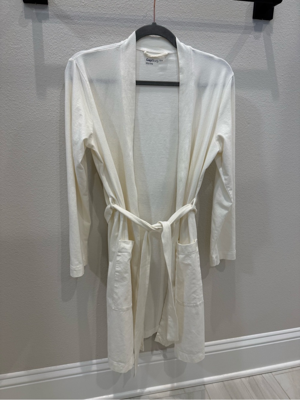GAP Cream Open-Front Robe with Pockets - Picture 5 of 6
